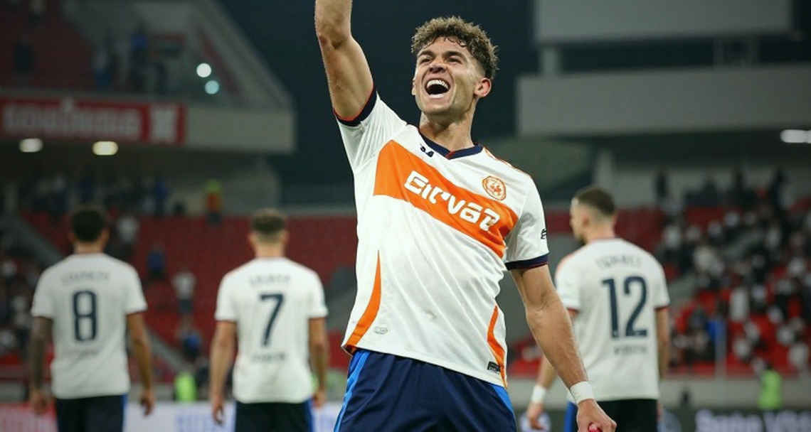খালি ডসিয়ার, ভরা নোটবুক: ফুটবল সাংবাদিকতায় নীরবতার তথ্যমূল্য