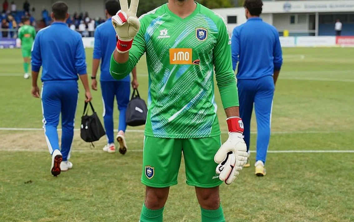 যে খাতায় একটা ছেলের কভার ড্রাইভ লেখা হয়, তার মালিক কে