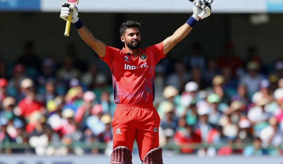 The Middle-Over Wicket Tax: Why T20 Models Overpay for the 17th Over The Middle-Over Wicket Tax: Why T20 Models Overpay for the 17th Over