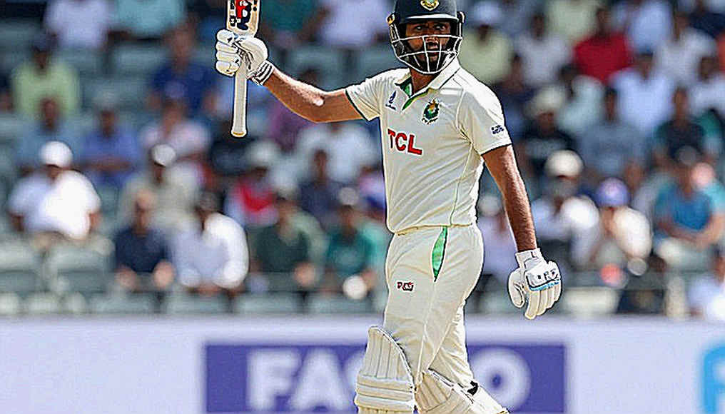 খালি খাতার নীরবতা: ক্রিকেট বিশ্লেষণ যখন নিজেই থেমে যায় খালি খাতার নীরবতা: ক্রিকেট বিশ্লেষণ যখন নিজেই থেমে যায়