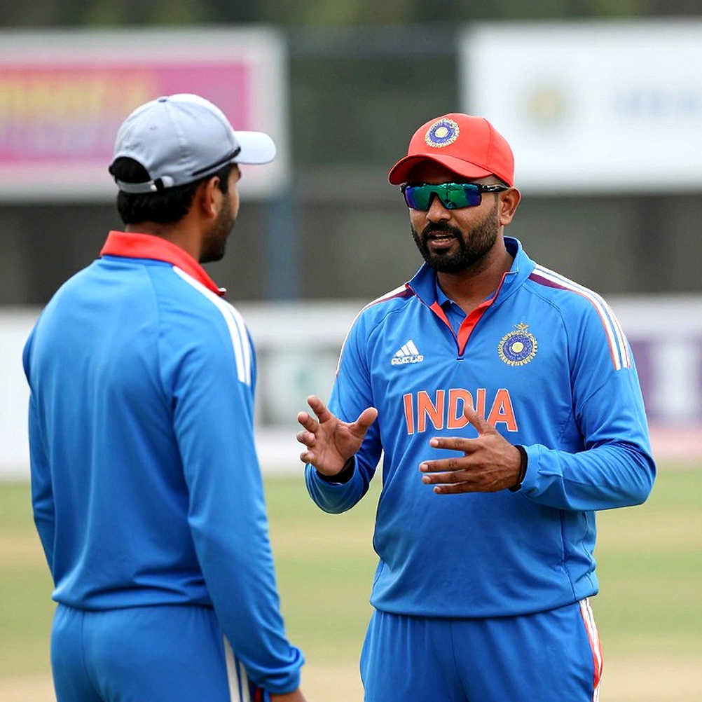 বেঙ্গালুরুর ডেসাইডার আর বাঁহাতি শূন্যতা: ভুবনেশ্বরের ফেরা যেটা বলে না বেঙ্গালুরুর ডেসাইডার আর বাঁহাতি শূন্যতা: ভুবনেশ্বরের ফেরা যেটা বলে না