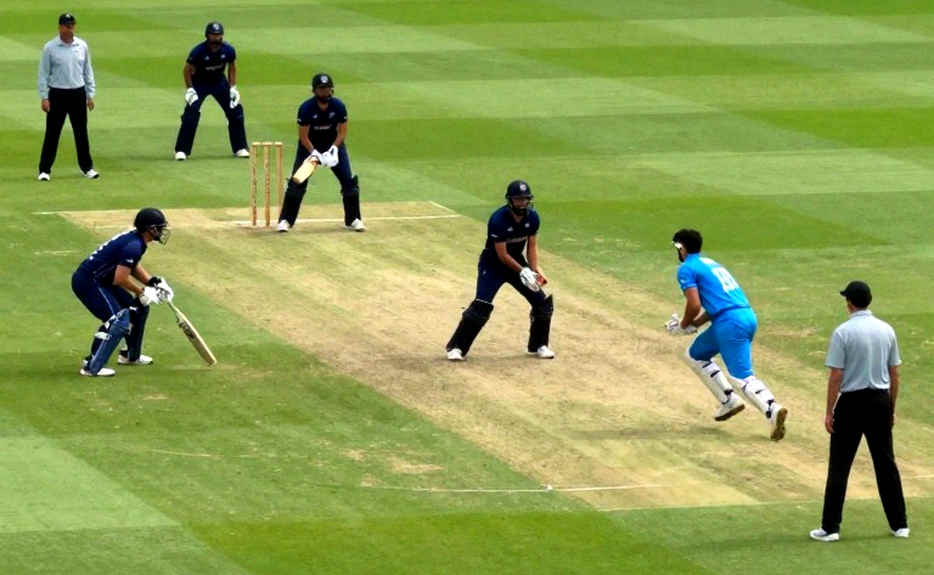 Gill's Fifth Player-of-the-Month and the Guwahati 223*: How Should We Read a Flat-Track Hero? Gill's Fifth Player-of-the-Month and the Guwahati 223*: How Should We Read a Flat-Track Hero?
