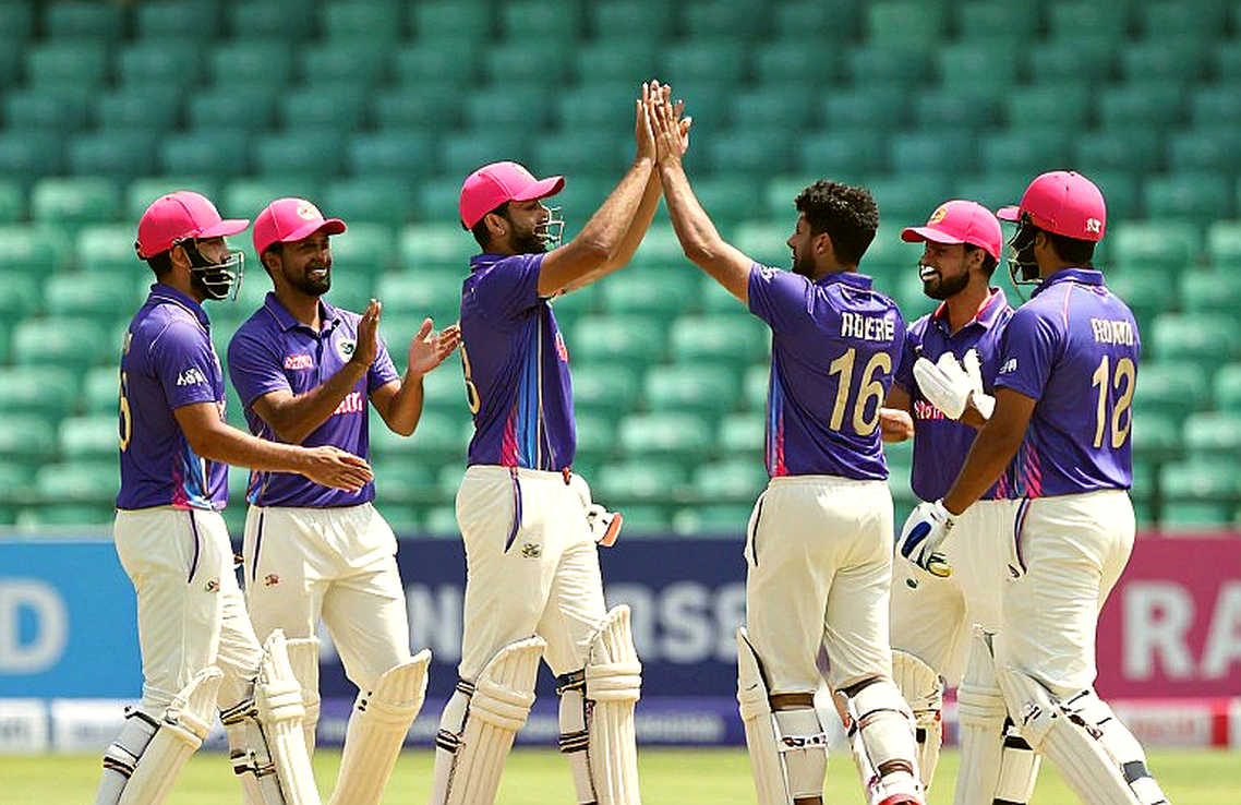 Gill's Fifth Player-of-the-Month and the Guwahati 223*: How Should We Read a Flat-Track Hero? Gill's Fifth Player-of-the-Month and the Guwahati 223*: How Should We Read a Flat-Track Hero?
