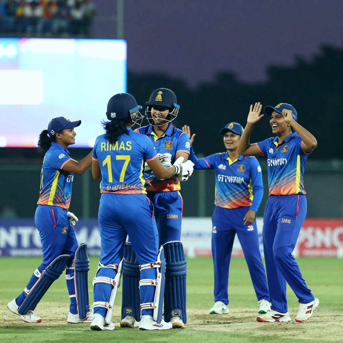 ঢাকার ২০ রান, চট্টগ্রামের ১৩ উইকেট এবং স্পিনের অদৃশ্য ‘মধ্যপালা’ ঢাকার ২০ রান, চট্টগ্রামের ১৩ উইকেট এবং স্পিনের অদৃশ্য ‘মধ্যপালা’