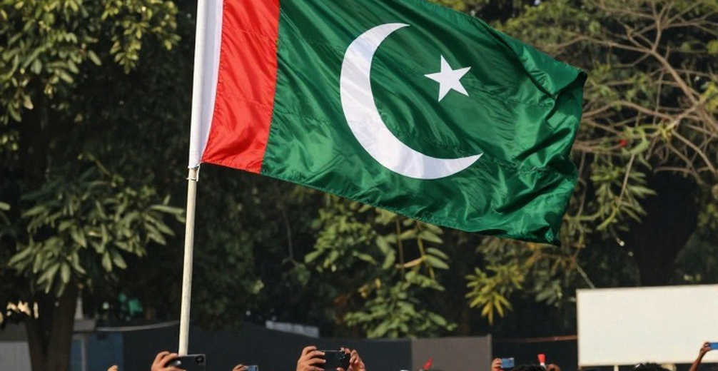 খালি ডেটার পাঠ — ক্রিকেট বিশ্লেষণে ফরম্যাট, স্যাম্পল আর ন্যারেটিভের ফাঁদ খালি ডেটার পাঠ — ক্রিকেট বিশ্লেষণে ফরম্যাট, স্যাম্পল আর ন্যারেটিভের ফাঁদ